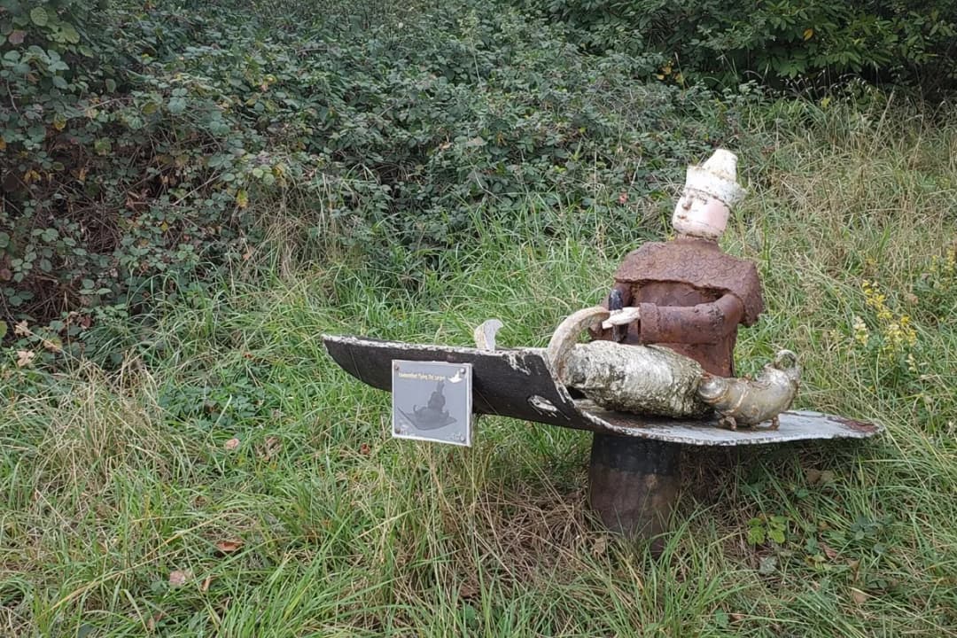 Aladin et sa lampe magique dans le sentier enchanté à Frasnes-lez-Anvaing
